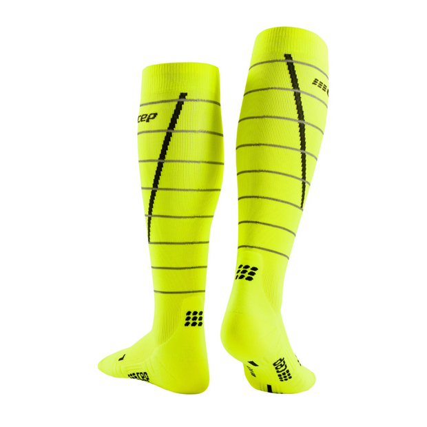 https://www.cepaustralia.com/cdn/shop/products/reflective-compression-calf-sleeves_2_620x.png?v=1668131834